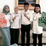 Pose bersama Andi Ridwan dan Gubernur Anwar Hafid. 
Foto: moment kampanye pada waktu Pilgub 2024. 

Foto: ARB